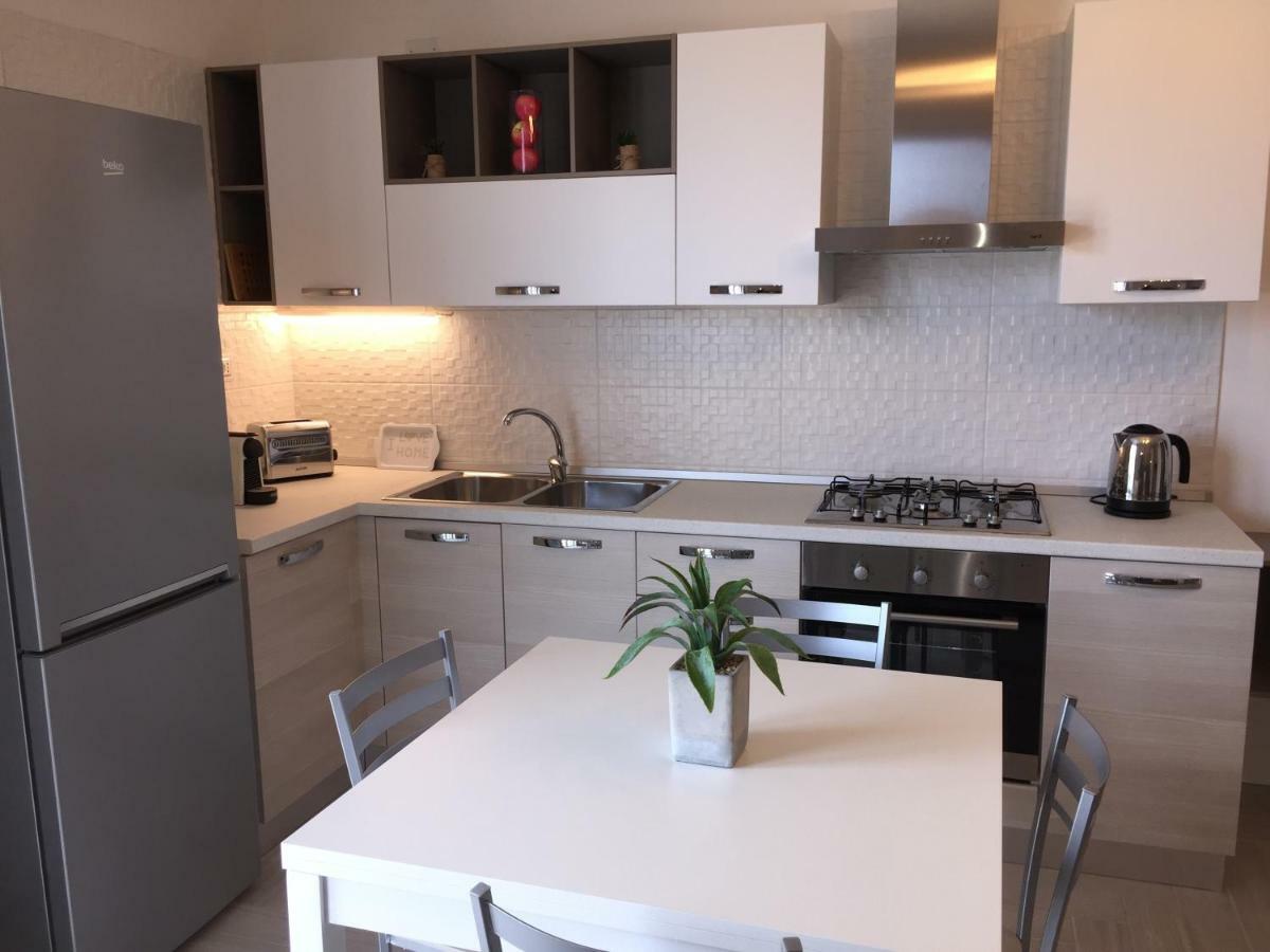 Le Domus Modern Apartments Cagliari Su Forti Zewnętrze zdjęcie